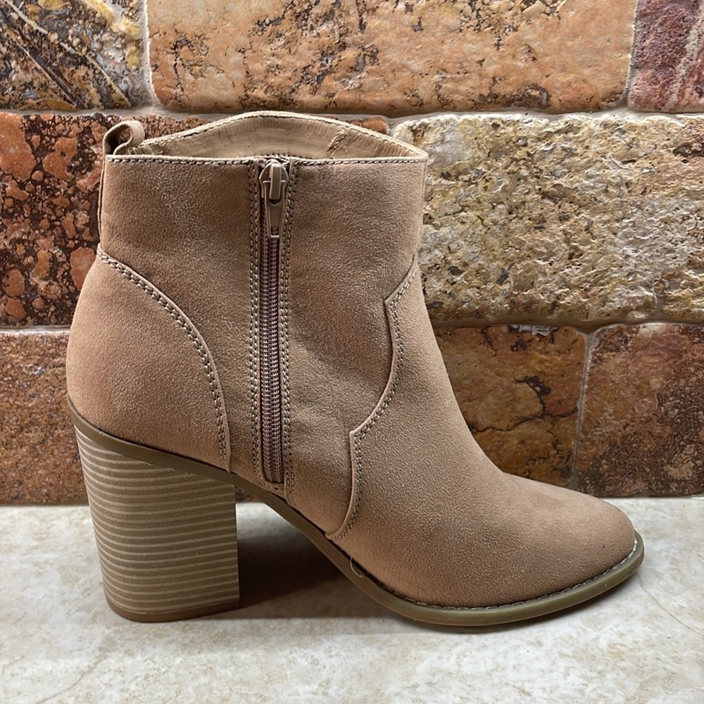 Express Boots Taupe Size 9 Faux Suede Ankle Women’s Block Heel Western Booties - Picture 8 of 16